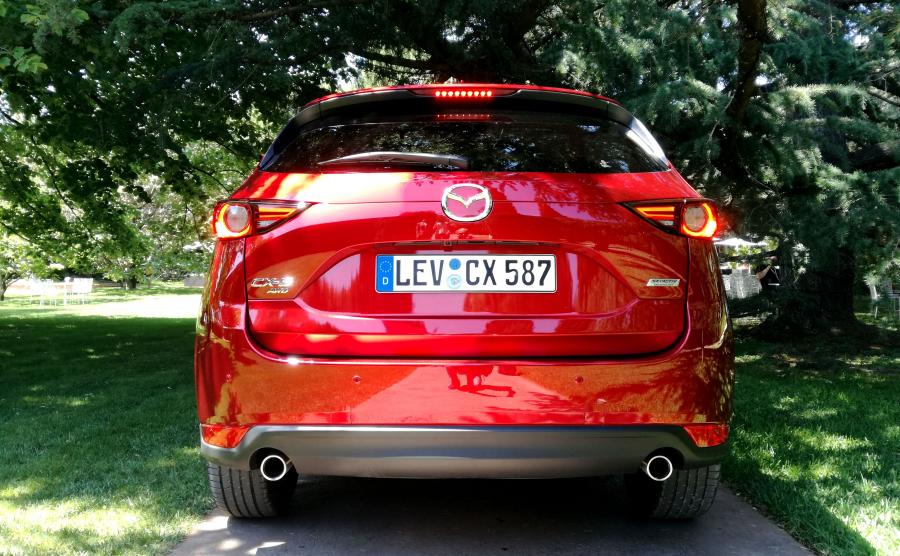 Klapa bagażnika mazdy CX-5 może być automatycznie otwierana i zamykana