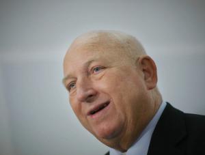 Oleksy: Awantura wokół szczytu ośmiesza Polskę