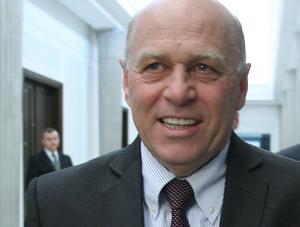 Lato: Wiem, jak się dogadywać z politykami