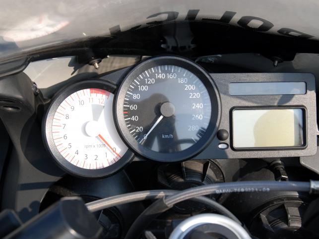 Warszawska policja dostała 11 nowych BMW K1200 Sport. Piraci są bez szans?