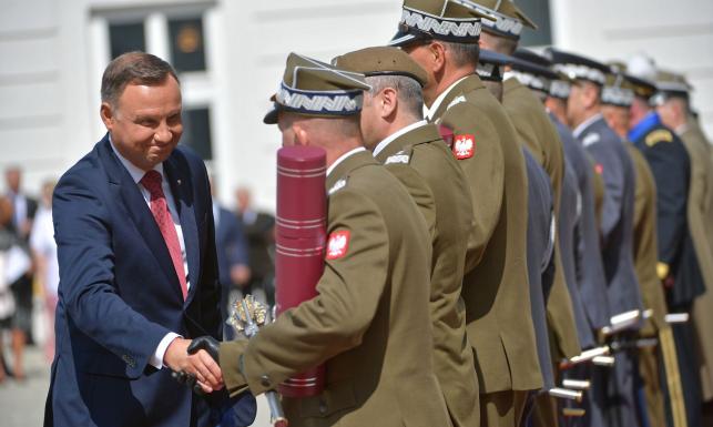 Prezydent wręczył nominacje generalskie. W przemówieniu mówił m.in. o
