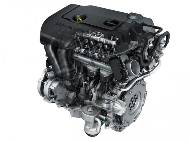 Ekologiczna "trójka" jest napędzana motorem 2.0 DISI (Direct Injection Spark Ignitron - wtrysk bezpośredni zapłon iskrowy), który dzięki układowi automatycznego wyłączania silnika i-stop ma spalać w mieście około 12 proc. paliwa mniej niż obecnie oferowana w Europie mazda3. Również emisja dwutlenku węgla będzie niższa...
