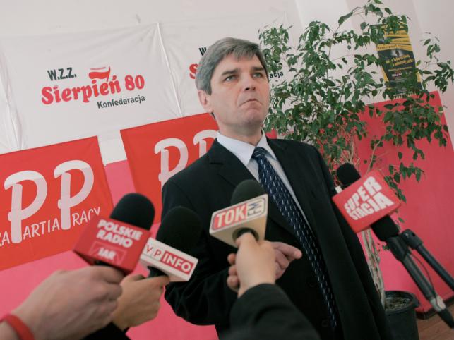 Szef Sierpnia '80 wozi się limuzyną