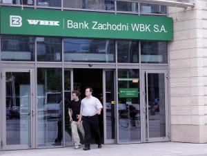Hiszpanie kupują wielki bank. Wiedzieli więcej?