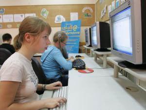 Polacy rzucili się na strony internetowe