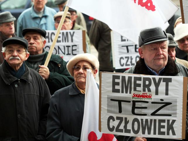 Brakuje 350 miliardów na emerytury