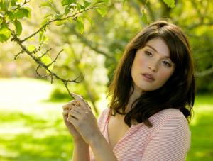 Gemma Arterton w filmie "Tamara i mężczyźni"