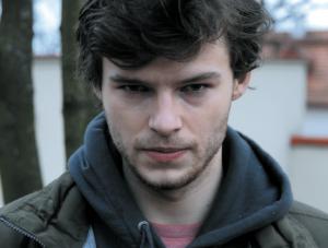 Mateusz Kościukiewicz w filmie "Matka Teresa od kotów"