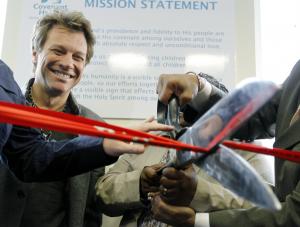 Jon Bon Jovi w swojej fundacji