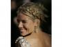 Dziewczęco, lekko i oryginalnie, Sienna Miller wie, jak dodać sobie uroku fryzurą