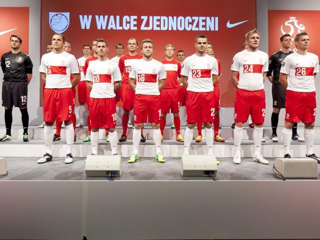 W takich strojach polscy piłkarze zagrają na Euro 2012