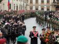 Kondukt żałobny odprowadzający Vaclava Havla na Hradczany, gdzie będzie pochowany