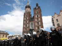 Gorąco w Krakowie. Narodowcy kontra homoseksualiści