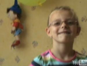 Zgubiła mamę, szuka jej przez YouTube