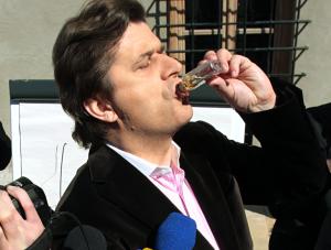 PiS rewanżuje się Palikotowi... wódką