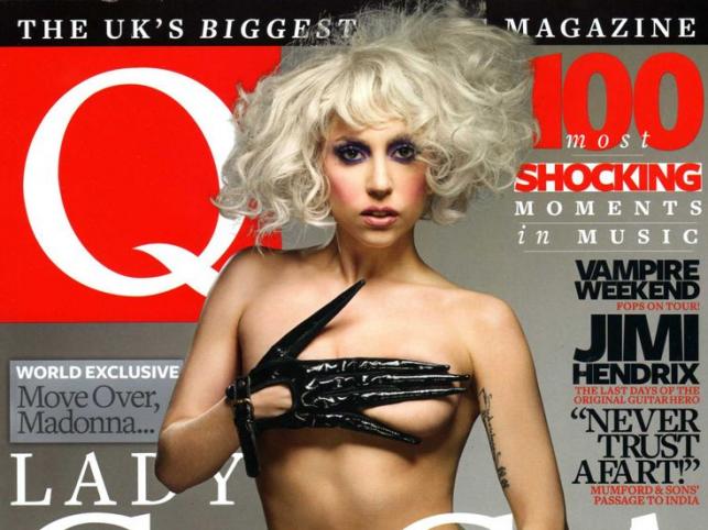Lady GaGa pozuje topless