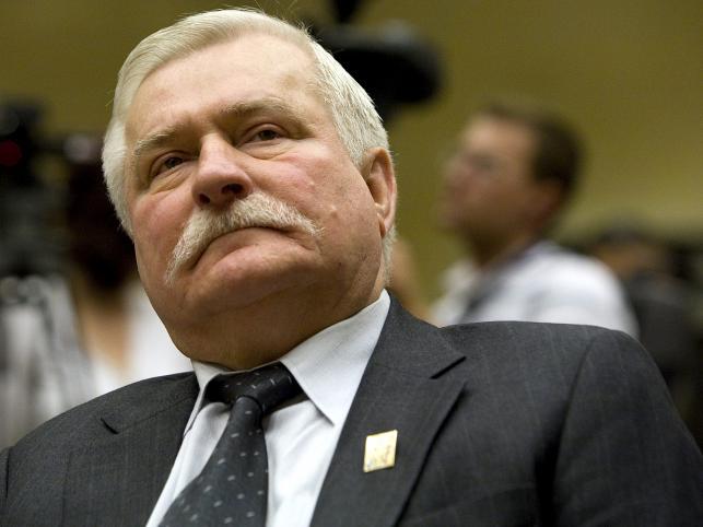 Paweł Kukiz zaśpiewa Wałęsie "Mury"