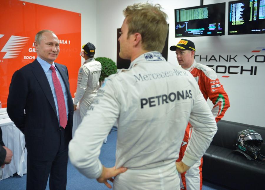 Piękne Rosjanki i Putin dodatkową "atrakcją" Grand Prix Formuły 1 w Soczi.