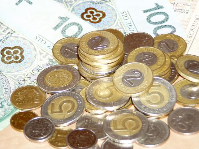 Unia zabiera bankowcom premie