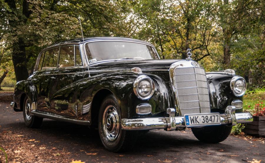 Mercedes 300d Adenauer